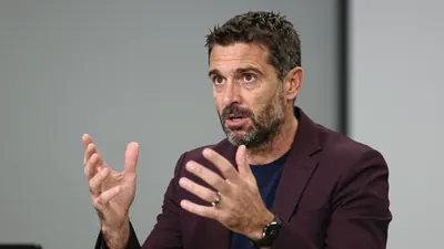 Tony Gale says West Ham United's transfer strategy has been poor compared to Fulham's, leaving the club vulnerable after...