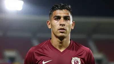 West Ham United Flop Edson Álvarez Nears Real Sociedad Loan Move